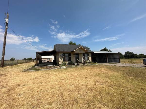 946 Fm 1563, Wolfe City, TX 75496