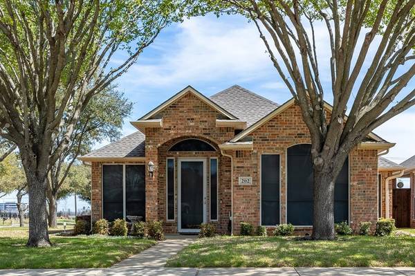 202 Blake Lane, Midlothian, TX 76065