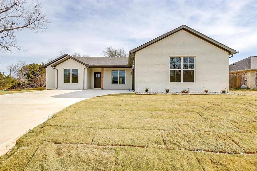 5514 Stonegate Circle, Granbury, TX 76048