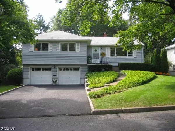 31 Tuers Pl, Montclair Twp., NJ 07043