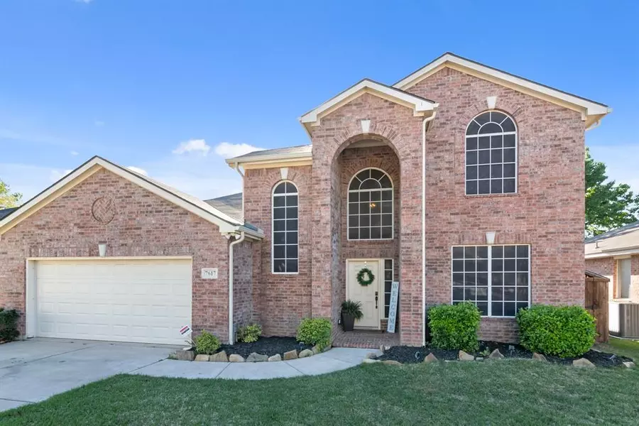 7617 Parkwood Plaza Drive, Fort Worth, TX 76137