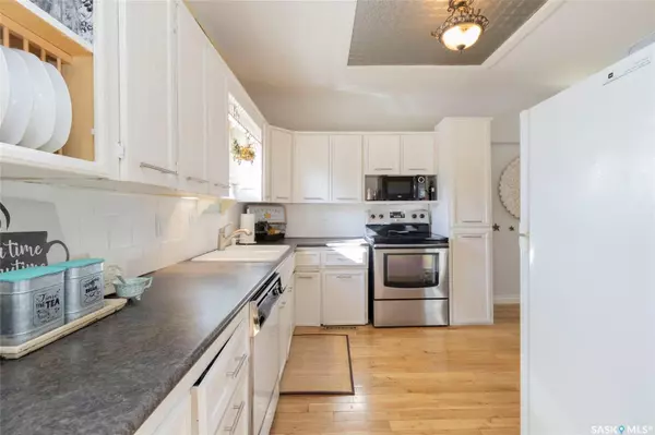 1231 H AVENUE N Saskatoon, SK S7L 2E1