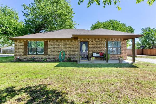 711 Chestnut Street, Aubrey, TX 76227