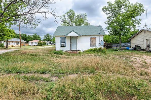 806 Bustin, Brady, TX 76825