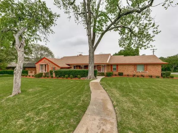 1434 W Red Bird Lane, Dallas, TX 75232