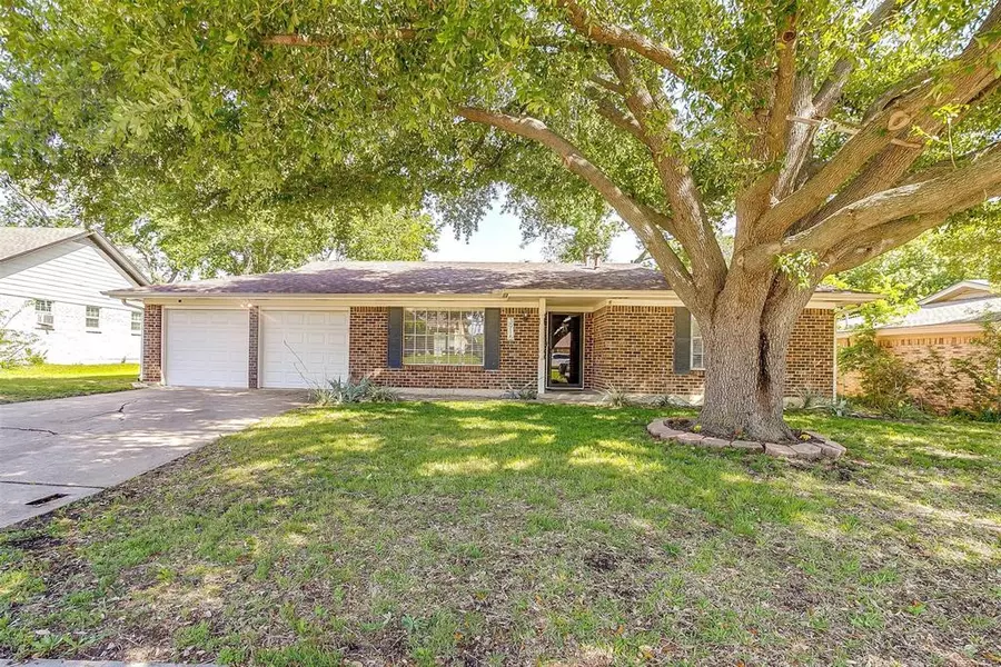 3916 Wedgworth Road S, Fort Worth, TX 76133