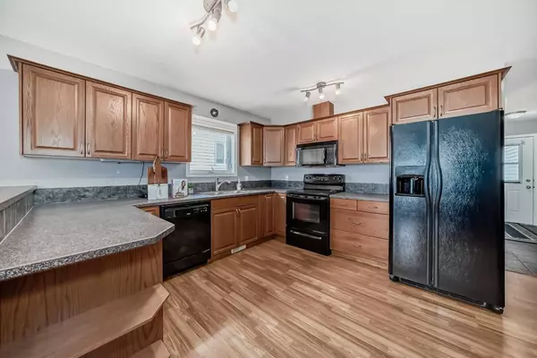 Strathmore, AB T1P 1B7,118 5 AVE #A