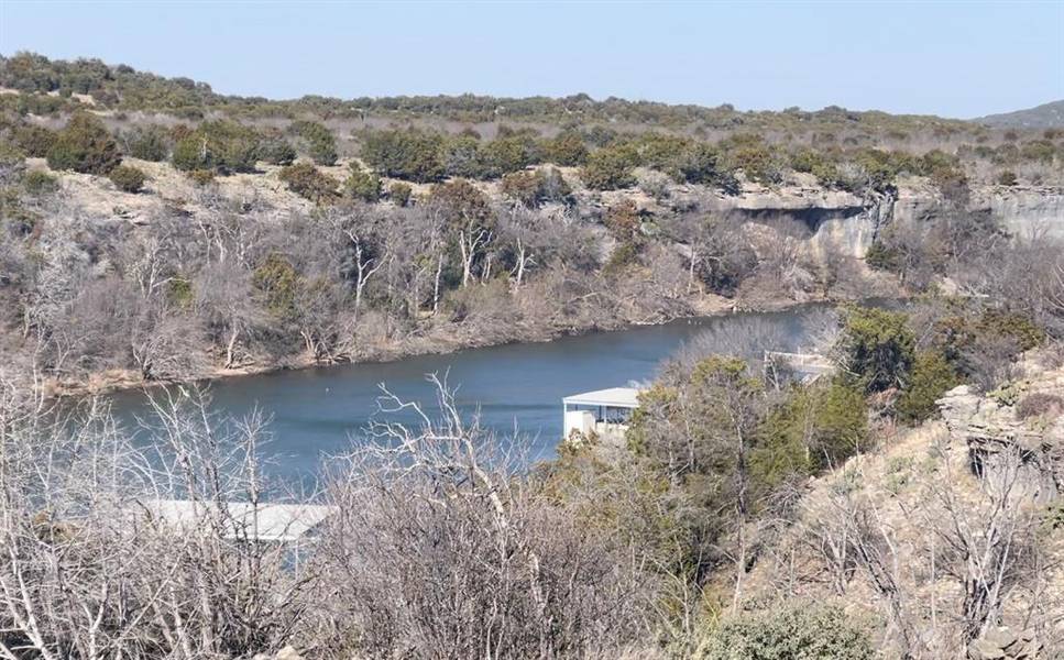 2053 Bluff Creek Drive, Strawn, TX 76475