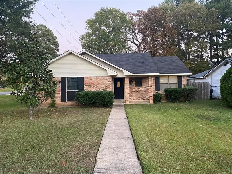 8801 W Saint Helens Drive, Shreveport, LA 71108