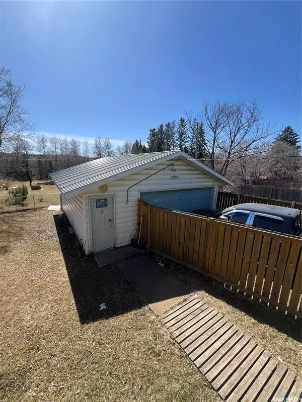 Prince Albert, SK S6V 3W3,1431 16th STREET W