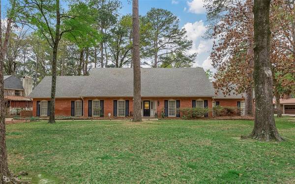 8310 Spring Lake Drive, Shreveport, LA 71106