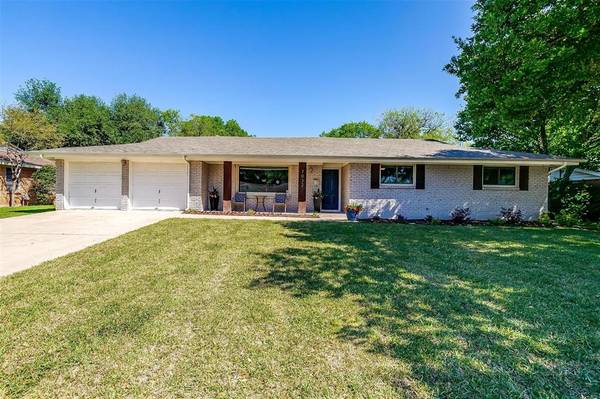 7032 Treehaven Road, Fort Worth, TX 76116