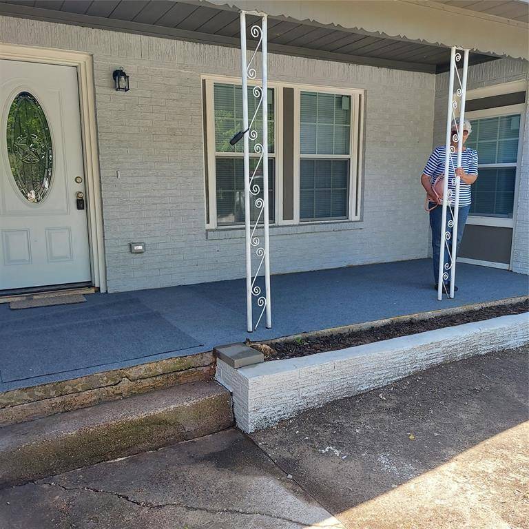 Bowie, TX 76230,312 E Nelson Street E