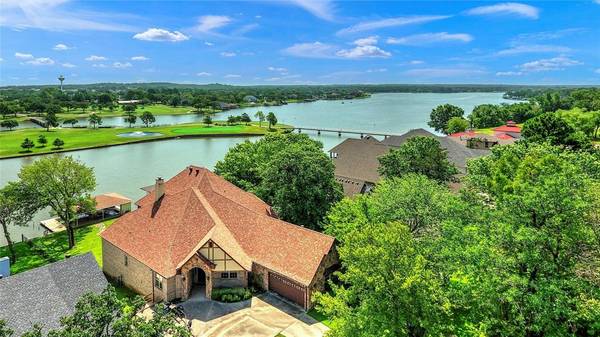 1211 Kiowa Drive W, Lake Kiowa, TX 76240