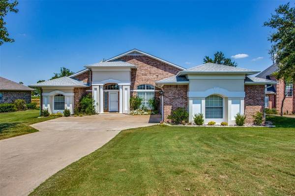 529 Kiowa Drive W, Lake Kiowa, TX 76240