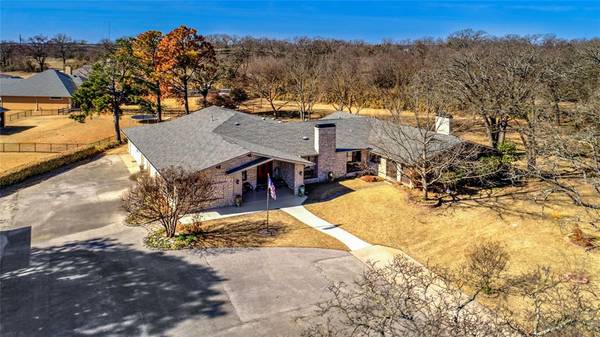 102 Karok Cove, Lake Kiowa, TX 76240