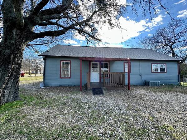 608 N Denison Street,  Bells,  TX 75414