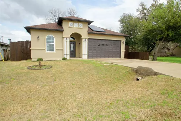 7610 Lakeview Drive, The Colony, TX 75056