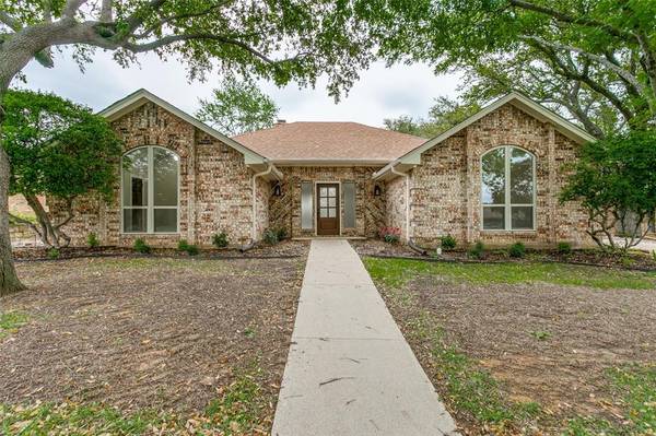 1413 Woodvale Drive, Bedford, TX 76021