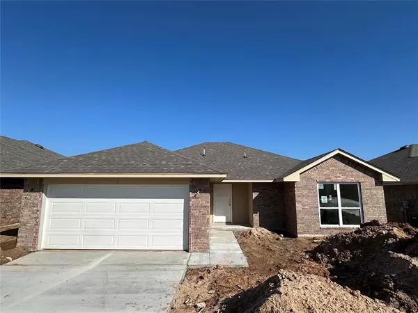 1008 Blackjack Creek Drive, Yukon, OK 73099