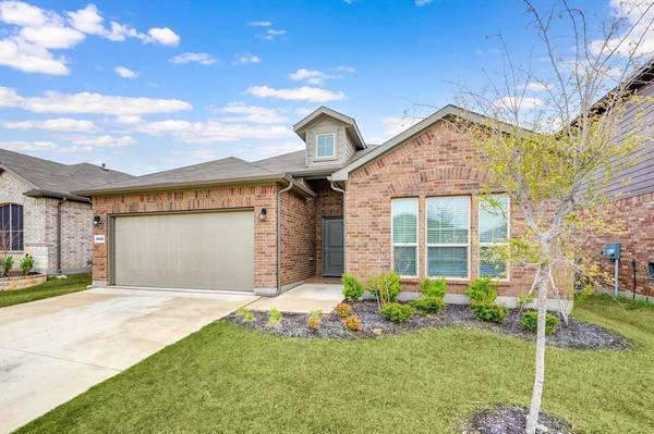 15820 Bronte Lane, Fort Worth, TX 76247