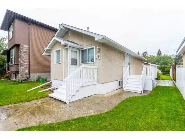 Calgary, AB T2M 1J3,214 21 AVE NW