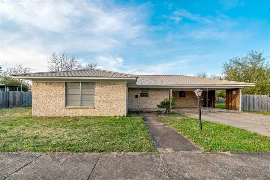 609 E Brown Street, Hugo, OK 74743