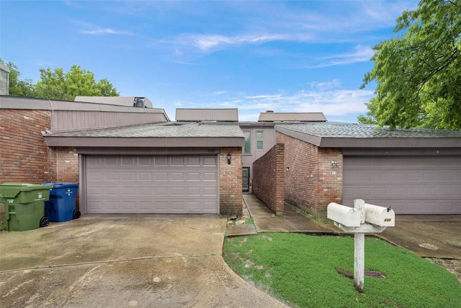 832 Clarissa Place, Garland, TX 75040