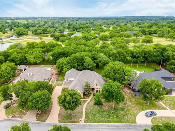 542 S Sugartree Drive,  Lipan,  TX 76462