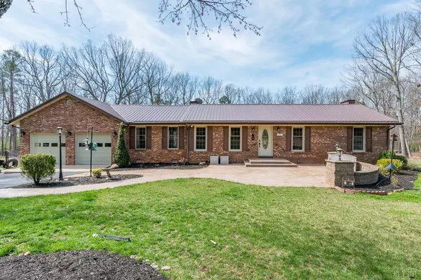 303 Penuel LN, Altavista, VA 24517