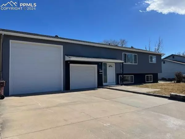 Pueblo, CO 81005,2118 Lynwood LN