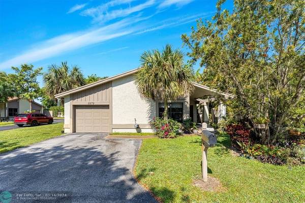 8979 Old Pine Way,  Boca Raton,  FL 33433