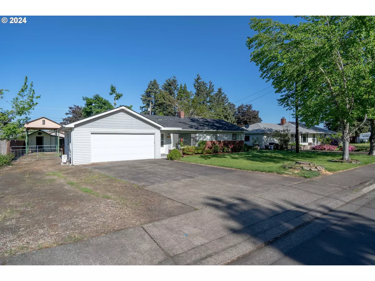 Springfield, OR 97478,944 FILBERT LN