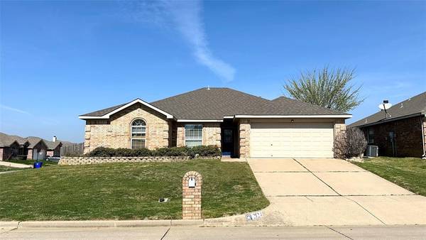 2124 Turtle Cove Drive, Mansfield, TX 76063