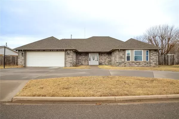 111 Hunter Hill Drive, Elk City, OK 73644