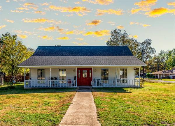 507 Sunset Street, Roxton, TX 75477