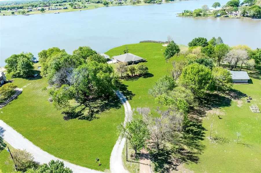 2206 Beavers Point, Bonham, TX 75418