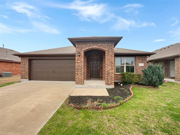 2717 Adams Fall Lane, Fort Worth, TX 76123