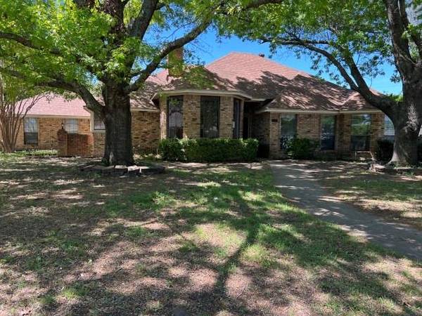 1912 Pajarito Court, Desoto, TX 75115