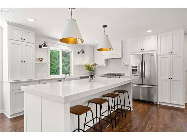 16219 WHITE OAKS DR Lake Oswego, OR 97035