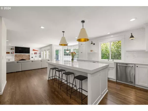 16219 WHITE OAKS DR Lake Oswego, OR 97035