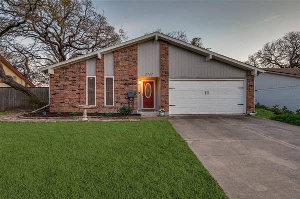 2712 Scenic Hills Drive, Bedford, TX 76021