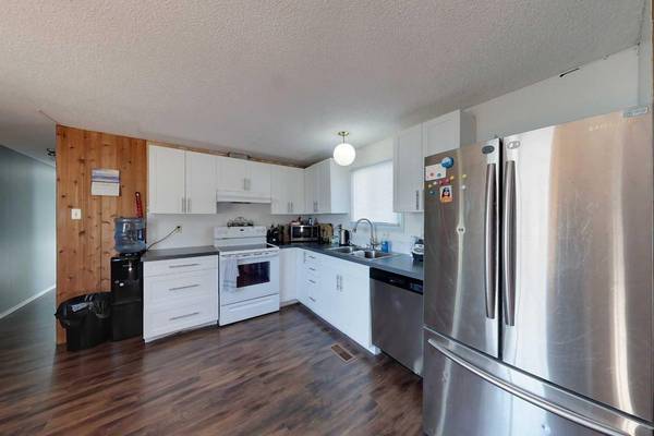 Slave Lake, AB T0G 2A4,513 1A AVE Southwest