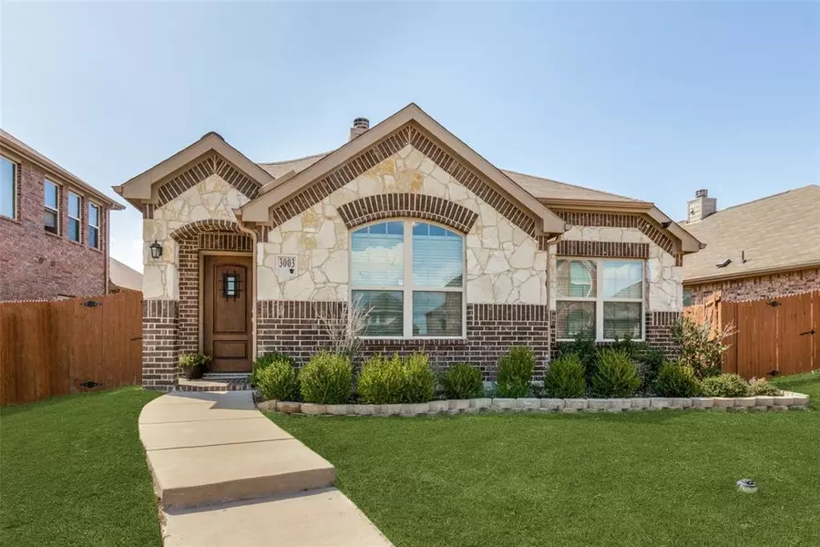 3003 Rosemount Lane, Heartland, TX 75126