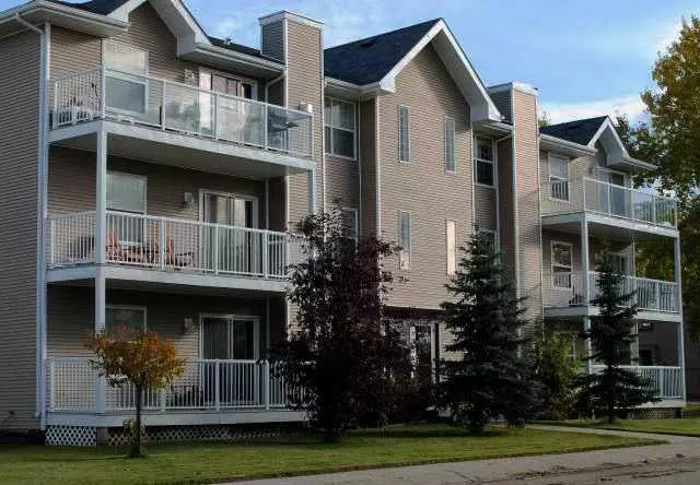 501 3 ST Northeast #103, Fox Creek, AB T0H 1P0