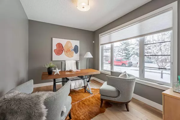 Calgary, AB T2T 1V9,1708 32 AVE SW