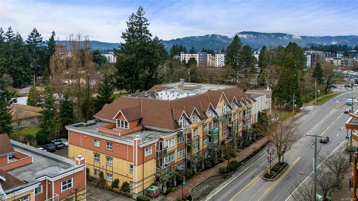 Langford, BC V9B 2W9,663 Goldstream Ave #308