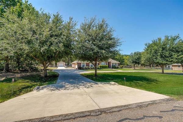 Burleson, TX 76028,213 Live Oak Lane