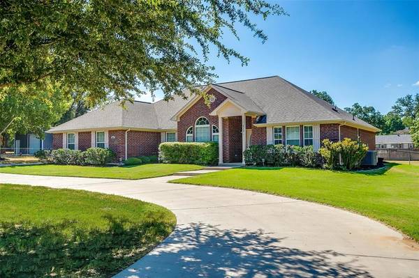 Burleson, TX 76028,213 Live Oak Lane