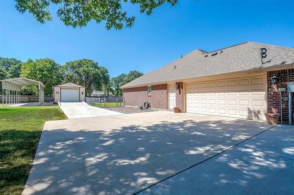 Burleson, TX 76028,213 Live Oak Lane